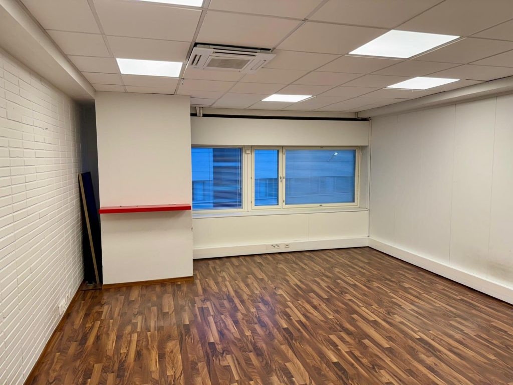 WhatsApp Image 2025-04-28 at 10.43.27