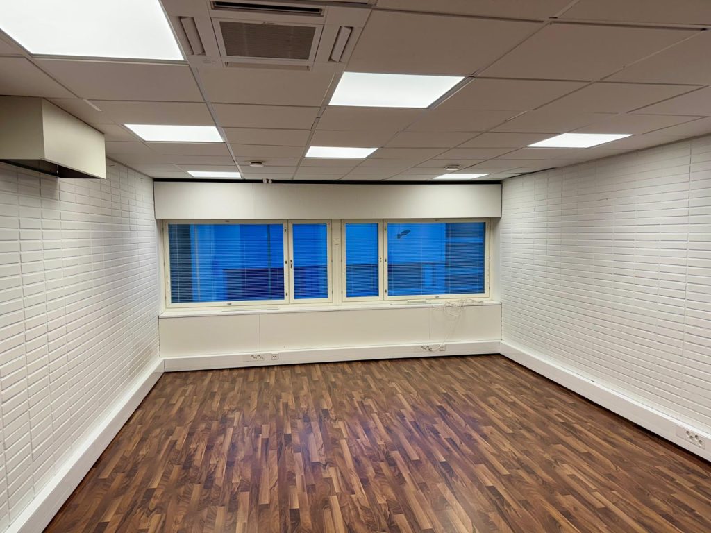 WhatsApp Image 2025-04-28 at 10.43.27 (2)