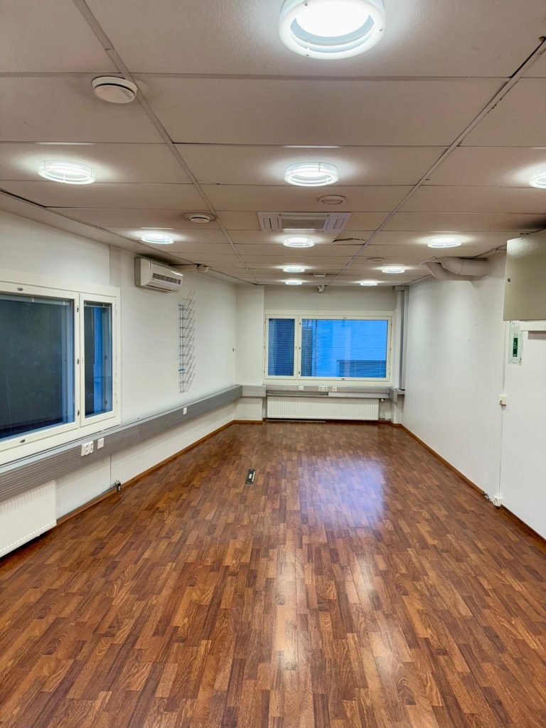 WhatsApp Image 2025-04-28 at 10.43.27 (6)